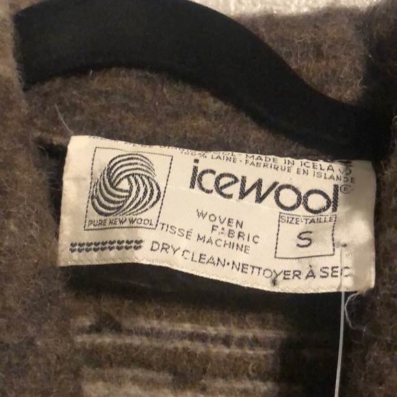 Long and warm coat - Picture 2 of 3